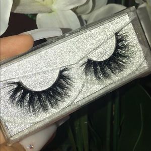 lash style: toxica ✨